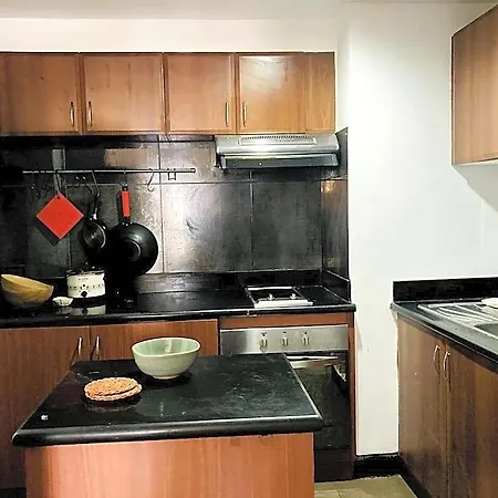 Spacious Apartment Near Tomas Morato