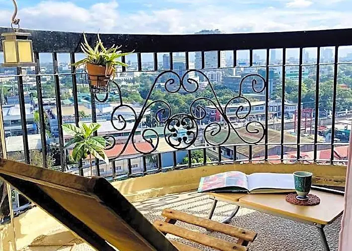 Отель Spacious Near Tomas Morato