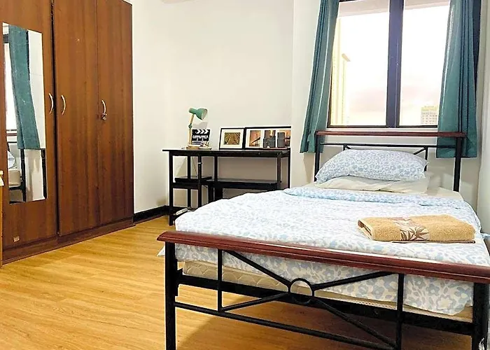 Отель Spacious Near Tomas Morato Манила